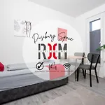 Livemore24 - Space In Wlan - Smart-tv - 24-7 Check-in Und Kueche 아파트