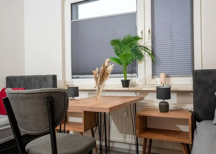 Livemore24 - Space In Wlan - Smart-tv - 24-7 Check-in Und Kueche * Duisburg