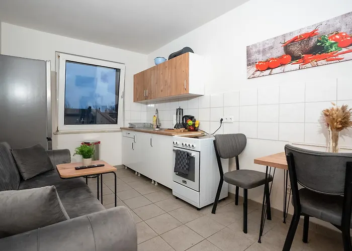 Apartment Livemore24 - Space In Wlan - Smart-tv - 24-7 Check-in Und Kueche Duisburg